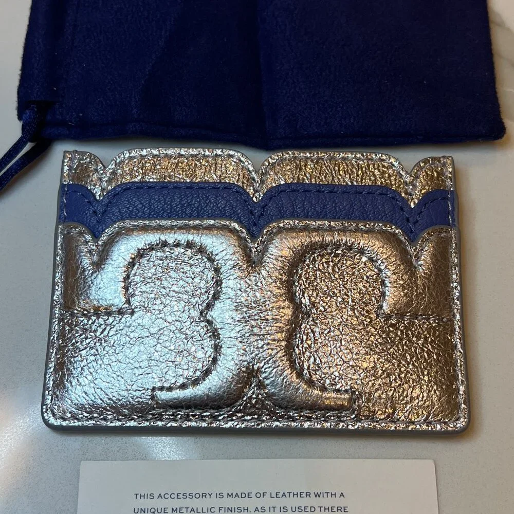 NWOT Tory Burch Scalloped-T Silver Metallic Leather Card Holder